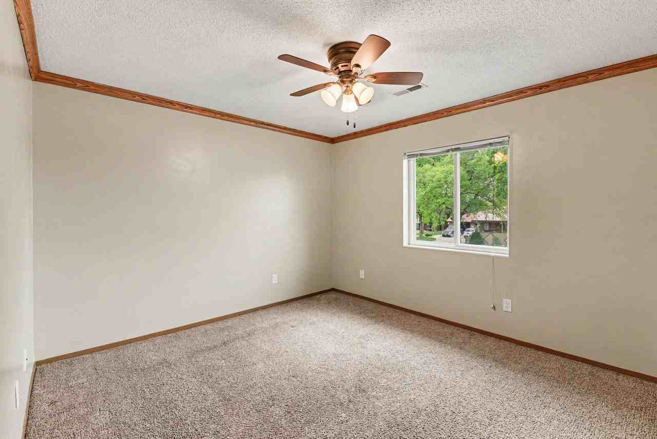 1920 Locust St #208 - Photo 7 of 18