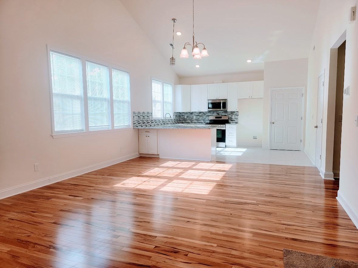 624 Grace Ave #201 - Photo 2 of 12