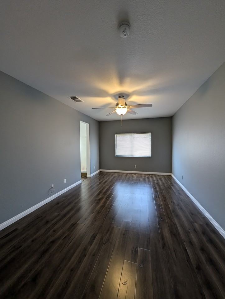 43592 Yukon Ct - Photo 4 of 11