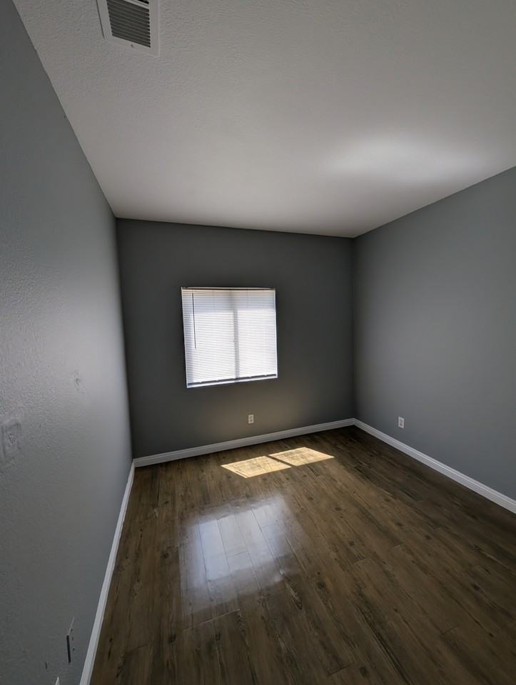 43592 Yukon Ct - Photo 5 of 11