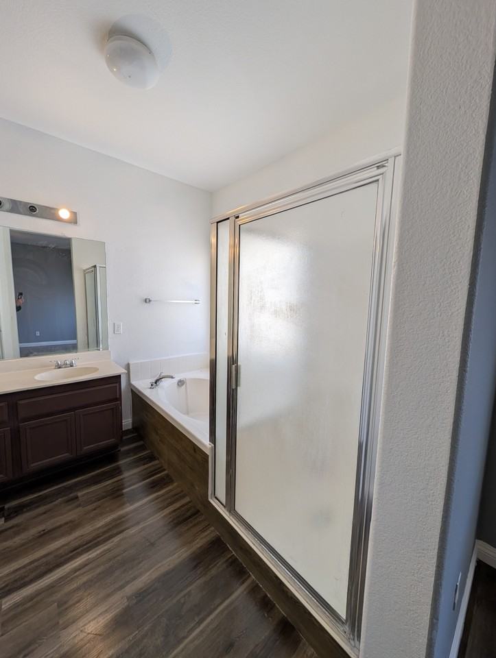 43592 Yukon Ct - Photo 7 of 11