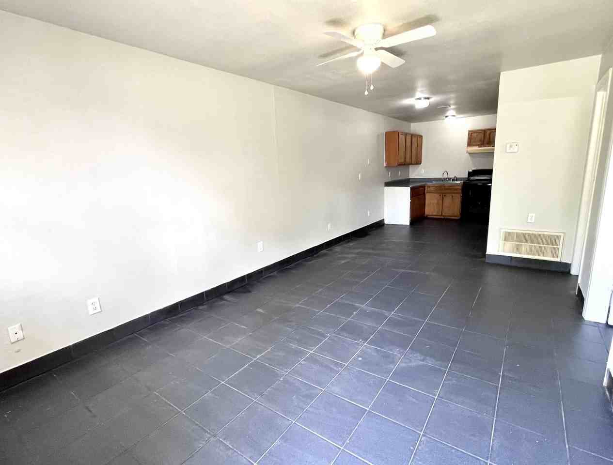 304 S B St #1 - Photo 4 of 6