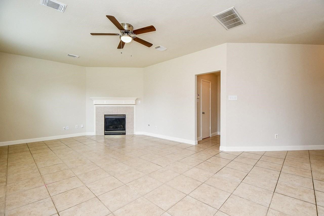 2707 Silk Tree Ln - Photo 7 of 19