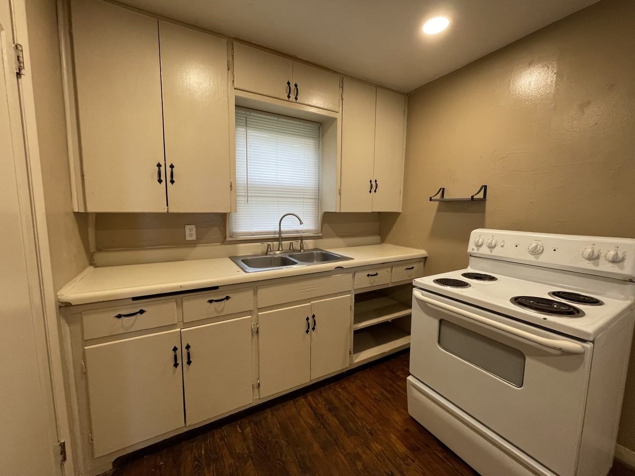 602 W Oklahoma Ave #1 - Photo 4 of 50