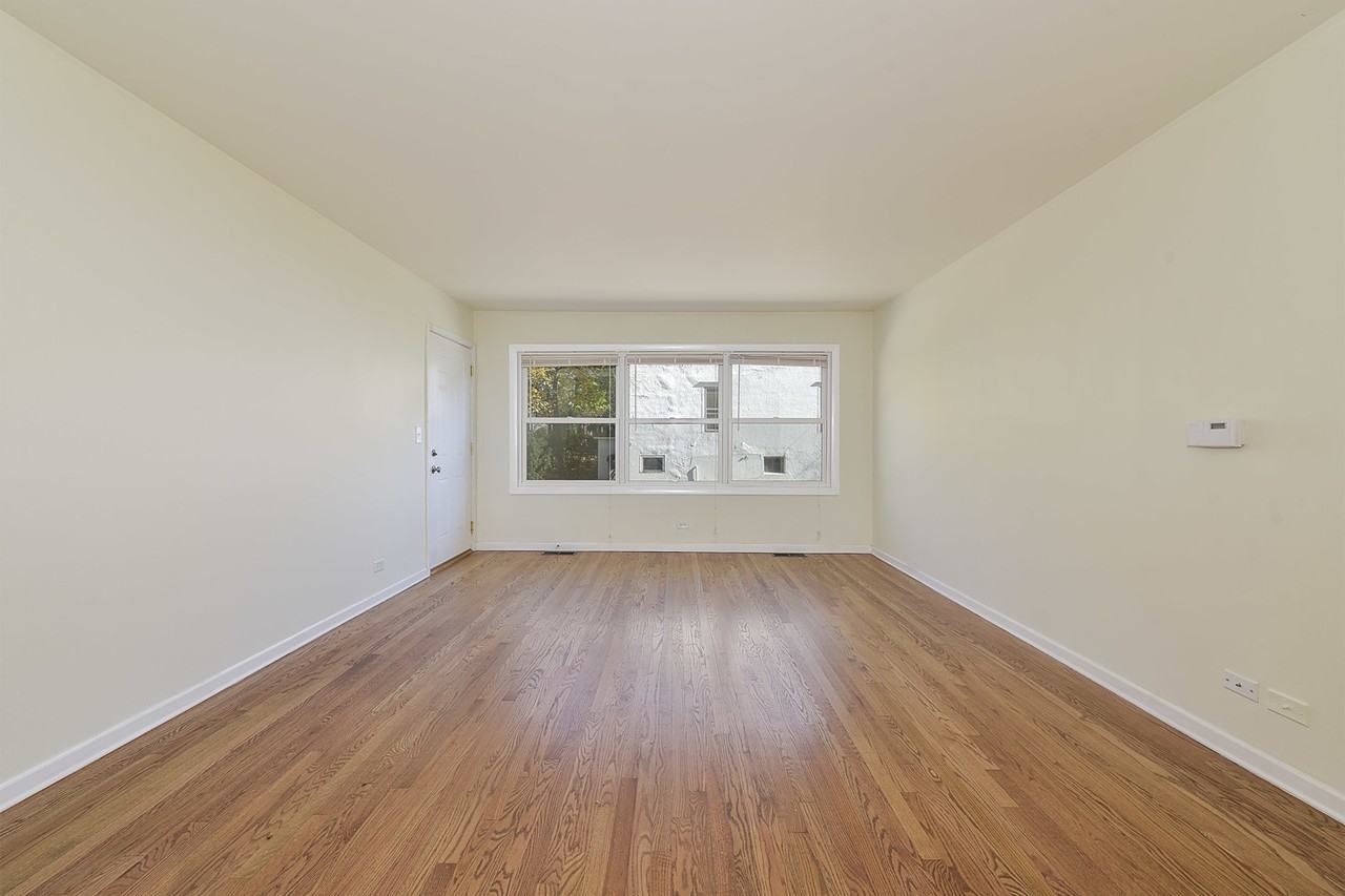 44 W Washington St ##1a - Photo 4 of 10