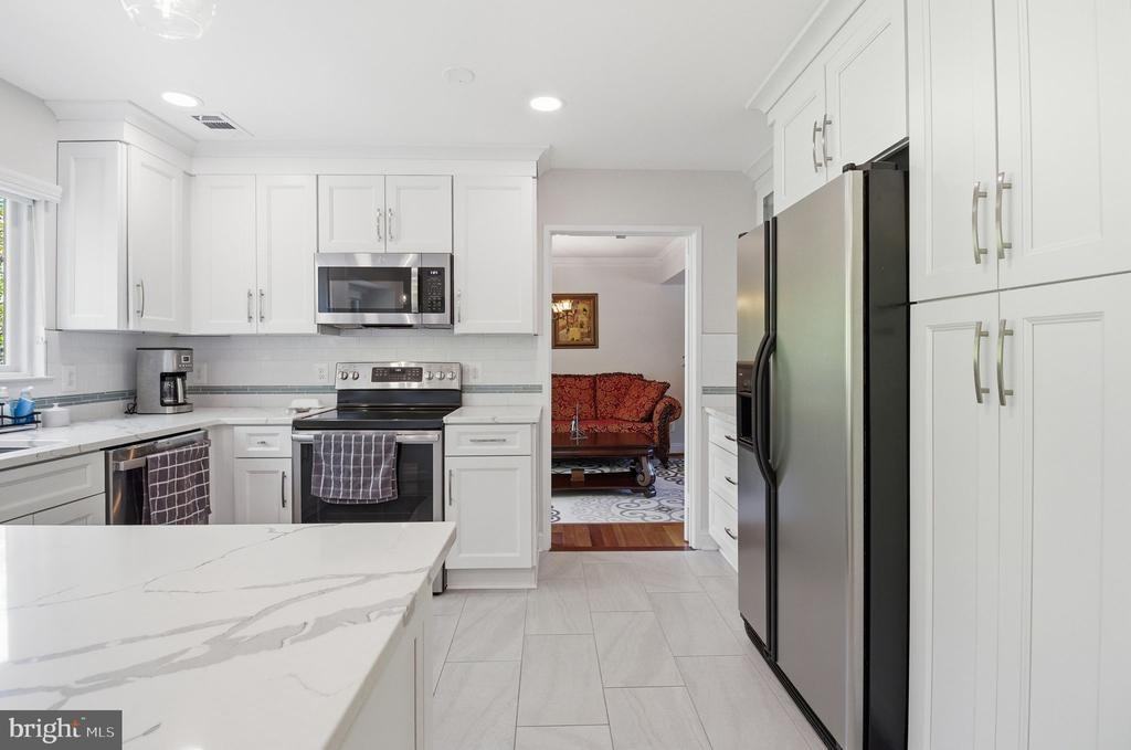 1509 Farsta Ct - Photo 6 of 40