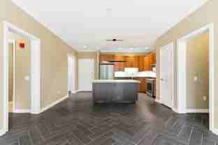 250 Daniel Burnham Sq - Photo 1 of 1