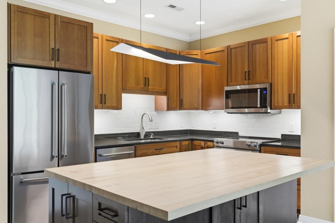 250 Daniel Burnham Sq - Photo 6 of 41