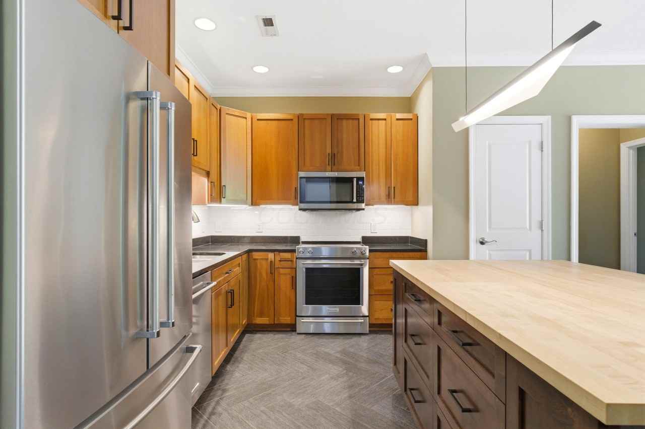 250 Daniel Burnham Sq - Photo 7 of 41