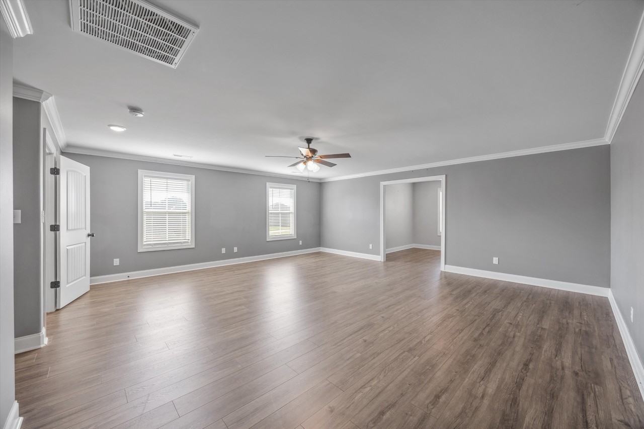 17050 Stonegate Dr #1 - Photo 5 of 11