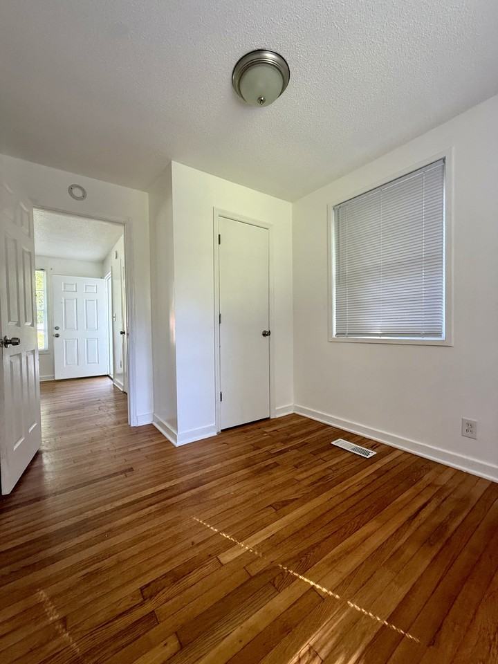 628 Annie Laura Dr #1 - Photo 5 of 11