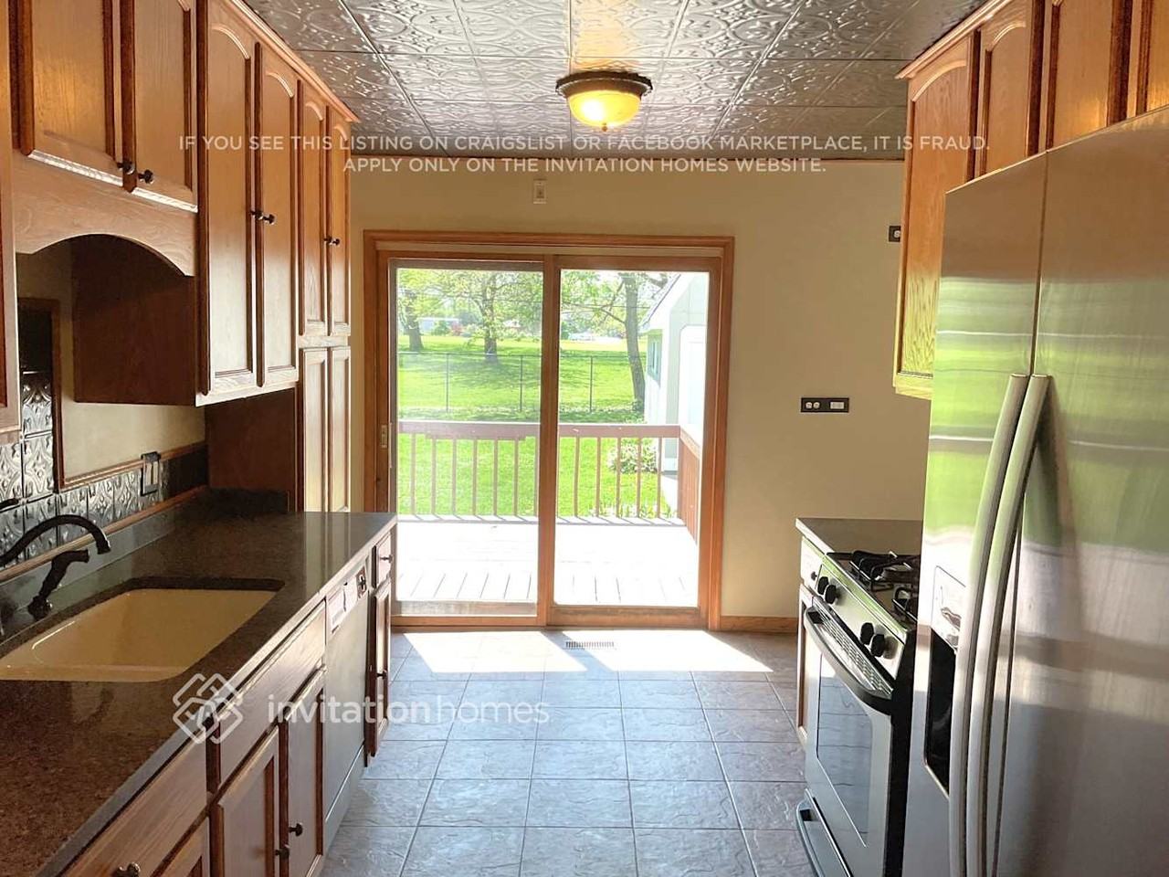235 Batavia Ln - Photo 4 of 11