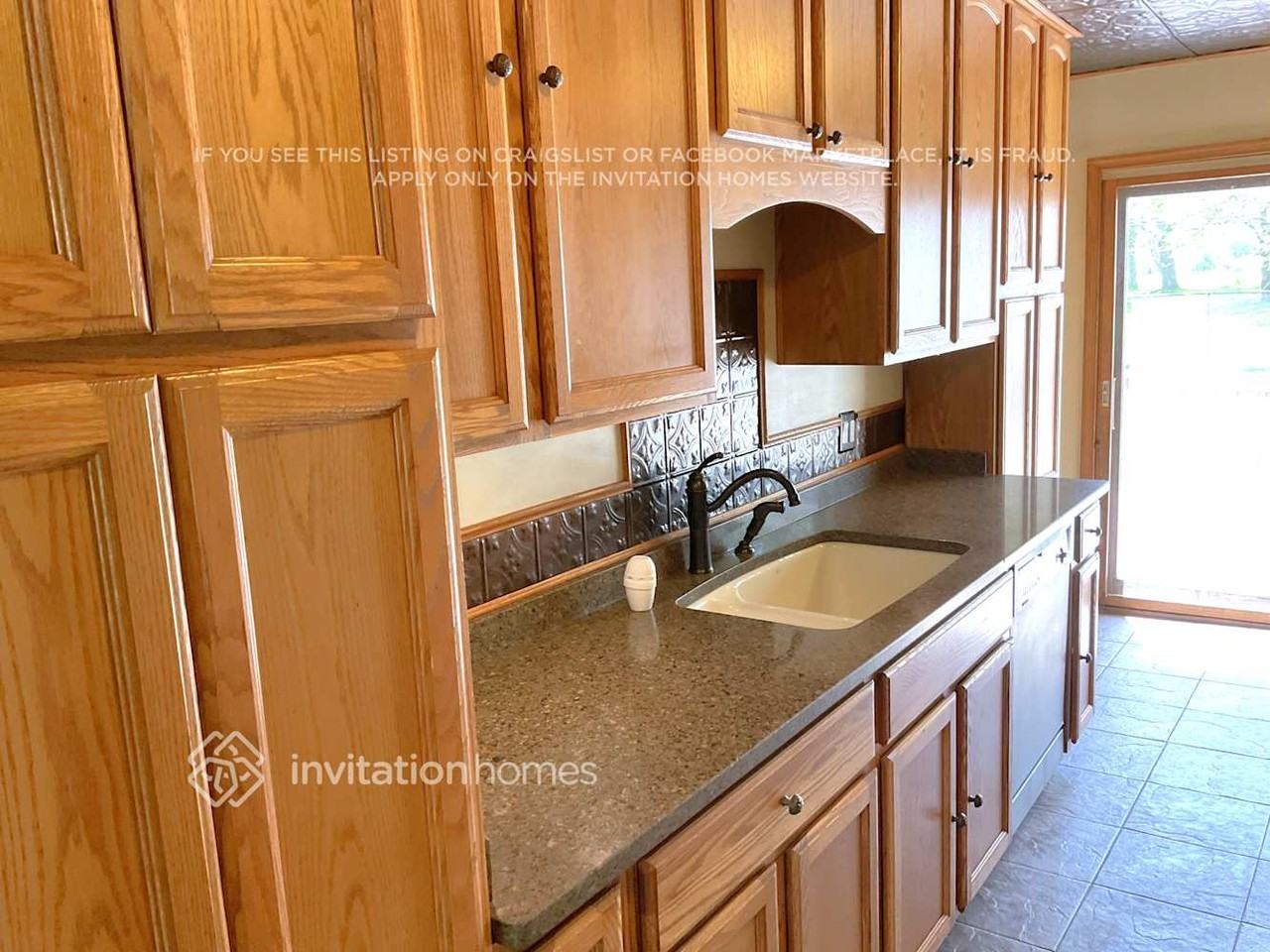 235 Batavia Ln - Photo 5 of 11