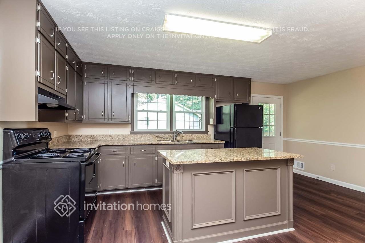 1597 Holly Brook Rd - Photo 5 of 16
