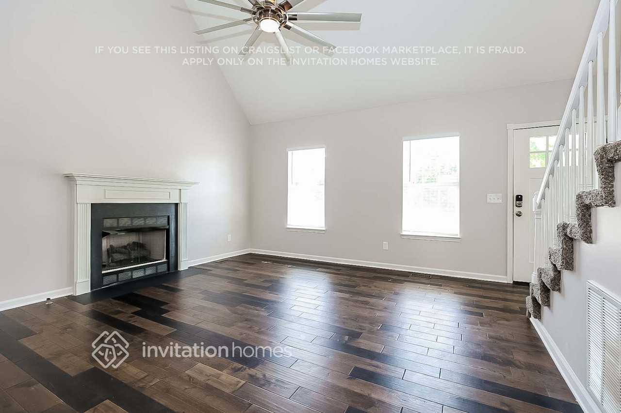 2808 Meadow Gln - Photo 5 of 18
