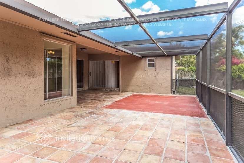11860 Nw 29th Pl - Photo 5 of 9