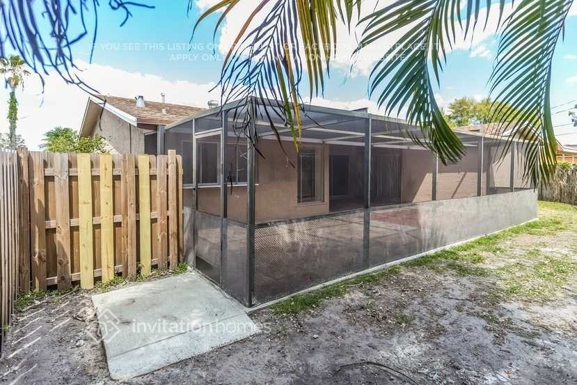 11860 Nw 29th Pl - Photo 6 of 9