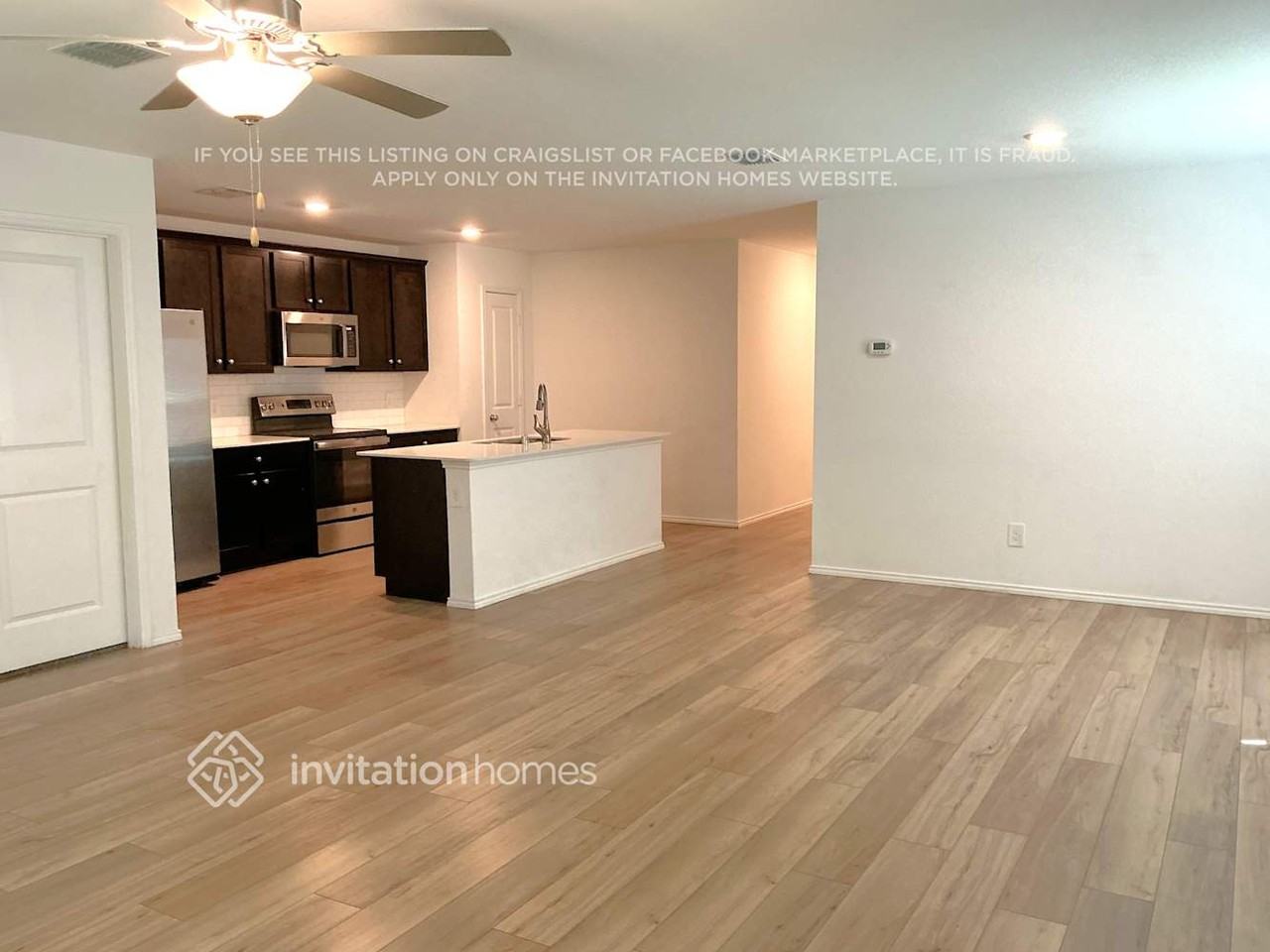 10527 Sewell Cir - Photo 3 of 12