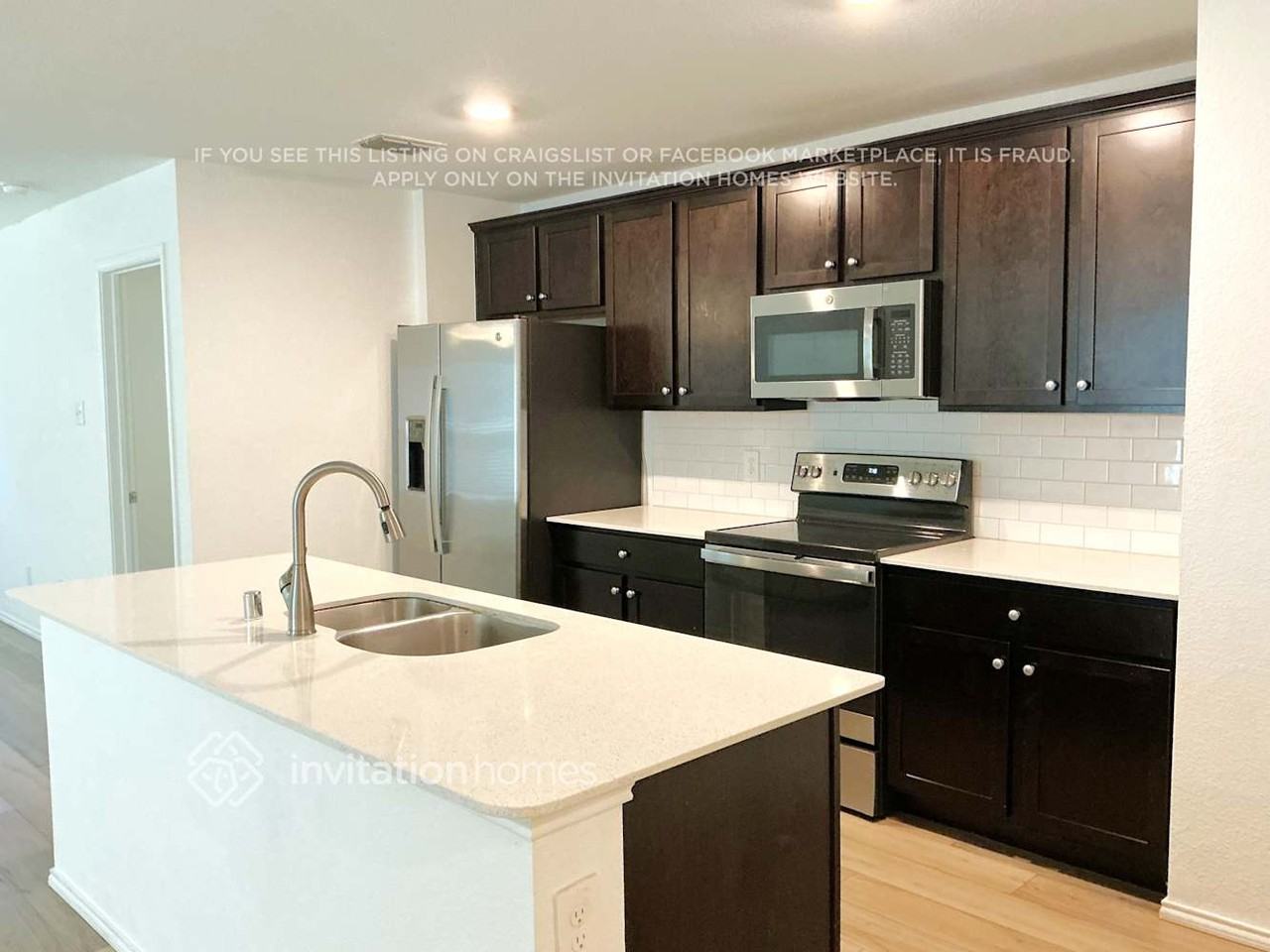 10527 Sewell Cir - Photo 4 of 12
