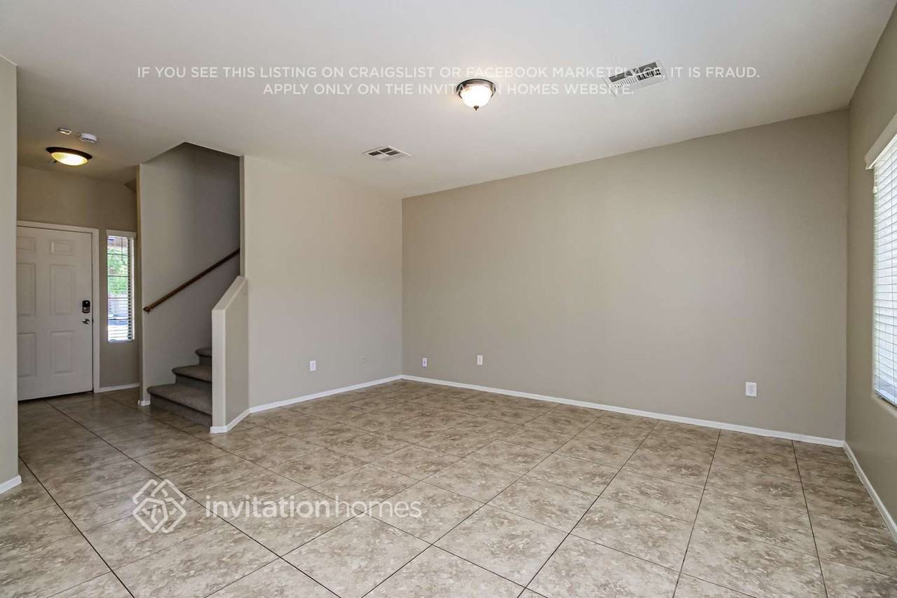 5814 S 11th St - Photo 4 of 18