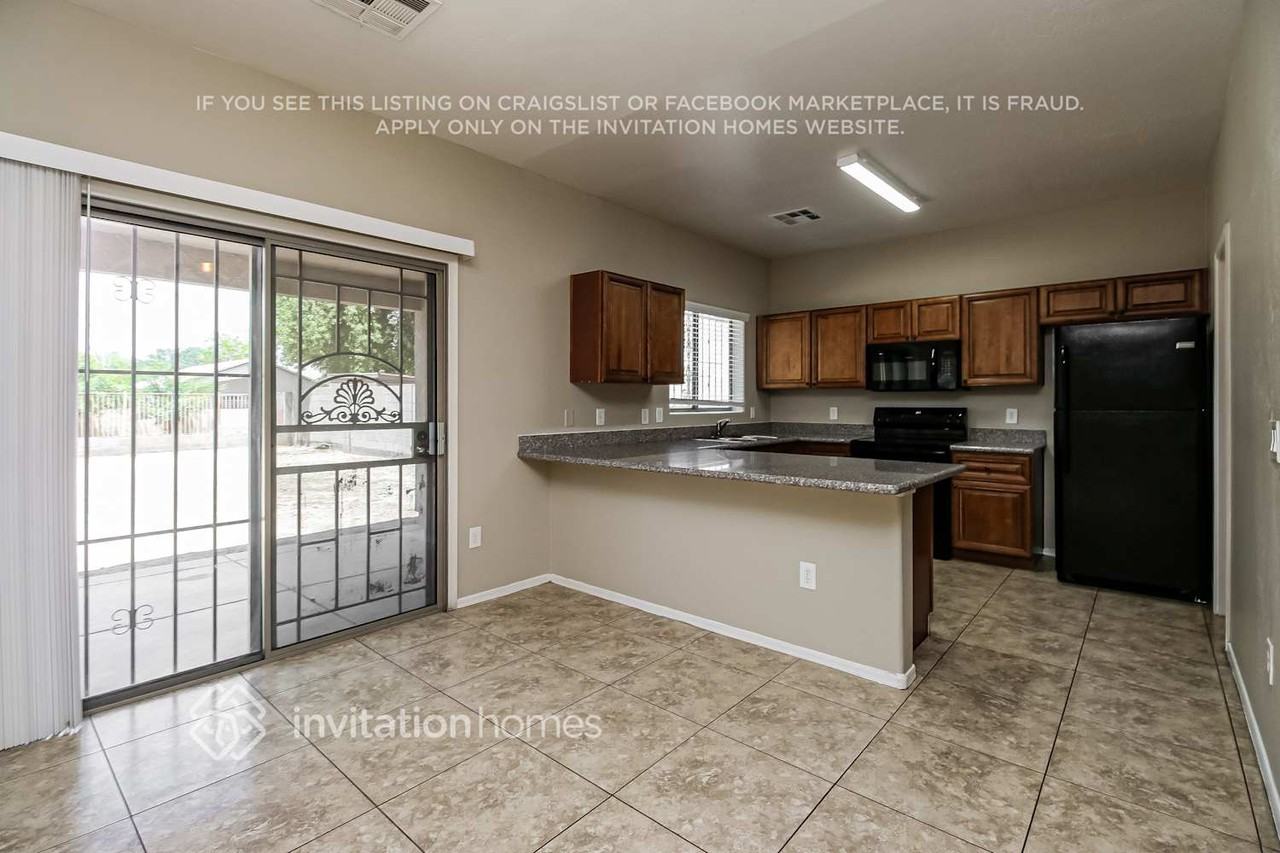 5814 S 11th St - Photo 6 of 18