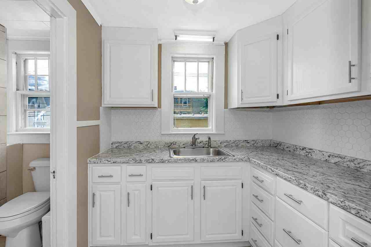 247 Spruce St - Photo 7 of 26