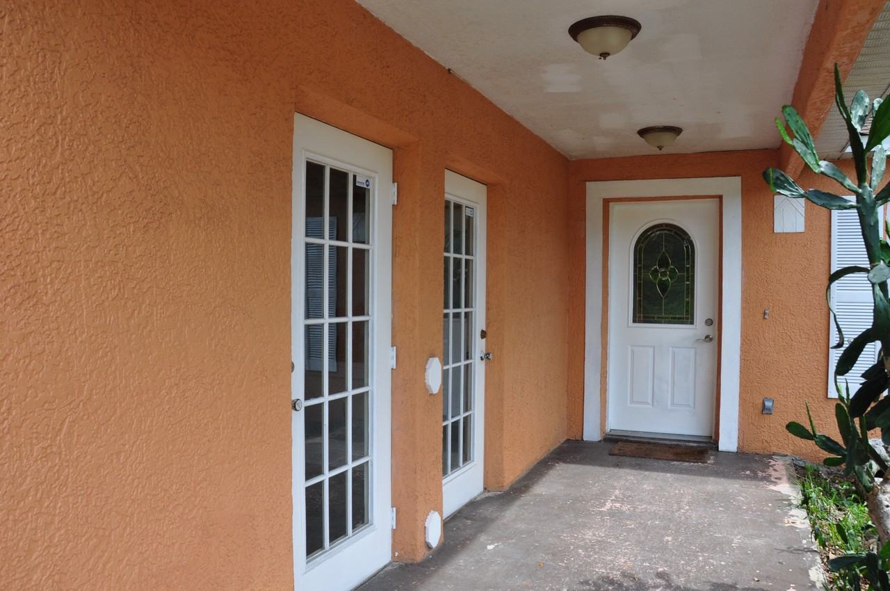1706 Apache Street Northeast - Photo 2 of 14