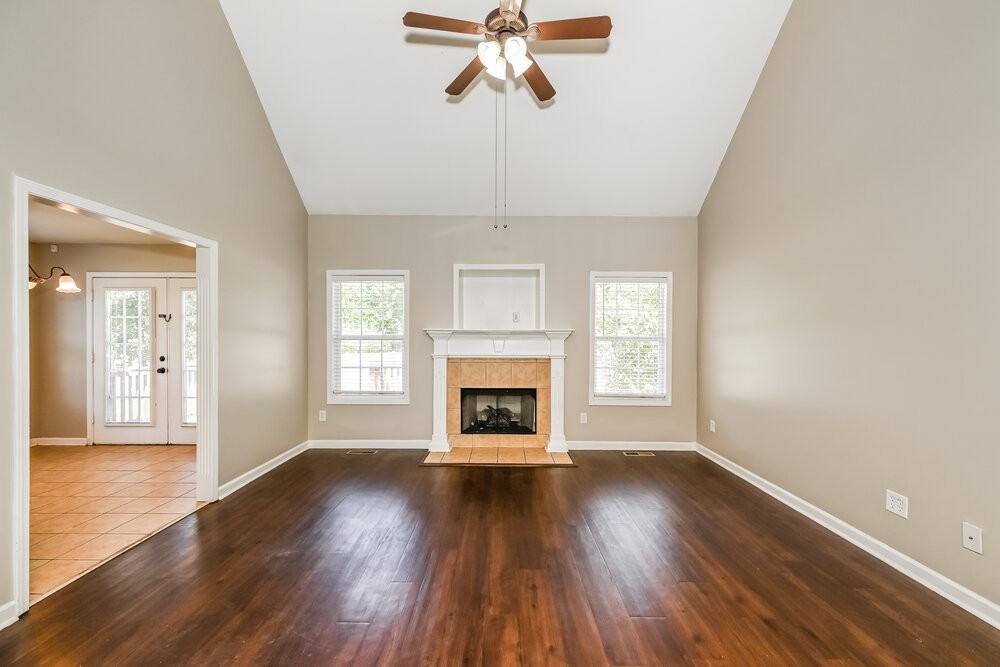 3418 Leslie Ln - Photo 4 of 17