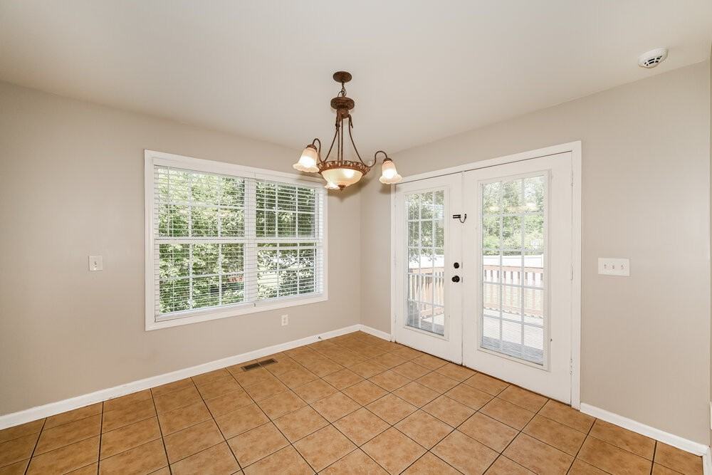 3418 Leslie Ln - Photo 7 of 17
