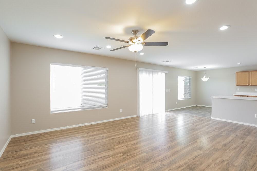 5804 S 10th Dr - Photo 4 of 17