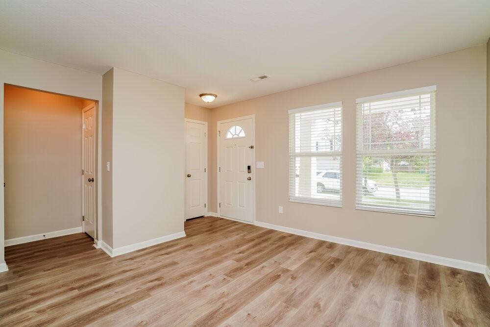 1249 Candora St - Photo 4 of 17