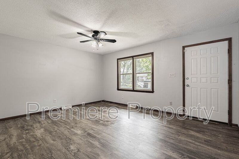17308 E 41st St S - Photo 2 of 15
