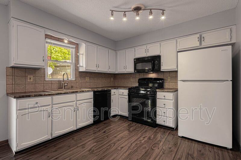 17308 E 41st St S - Photo 4 of 15