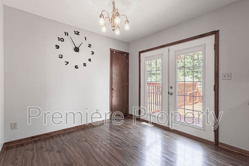 17308 E 41st St S - Photo 5 of 15