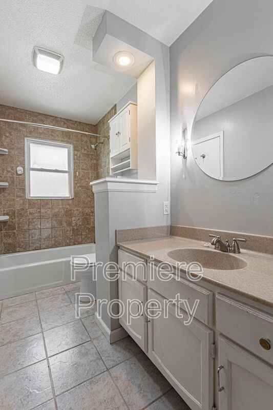 17308 E 41st St S - Photo 7 of 15