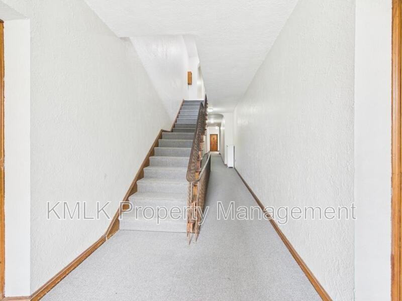 1352 Kenilworth Ave - Photo 6 of 28