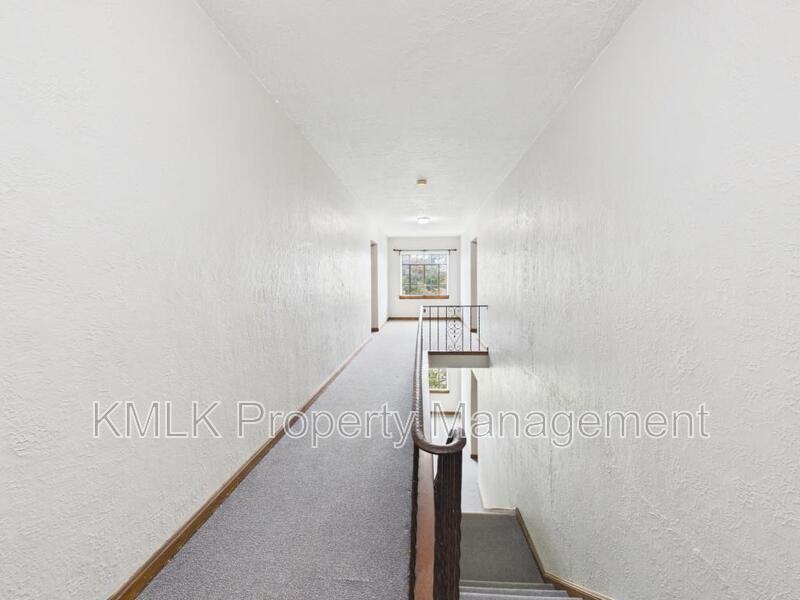 1352 Kenilworth Ave - Photo 7 of 28