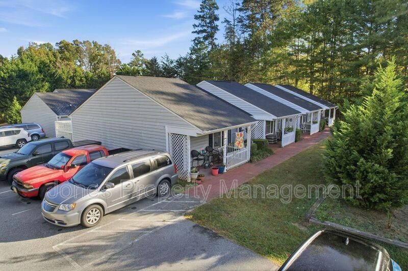 120 Wbypass #B3 - Photo 4 of 12