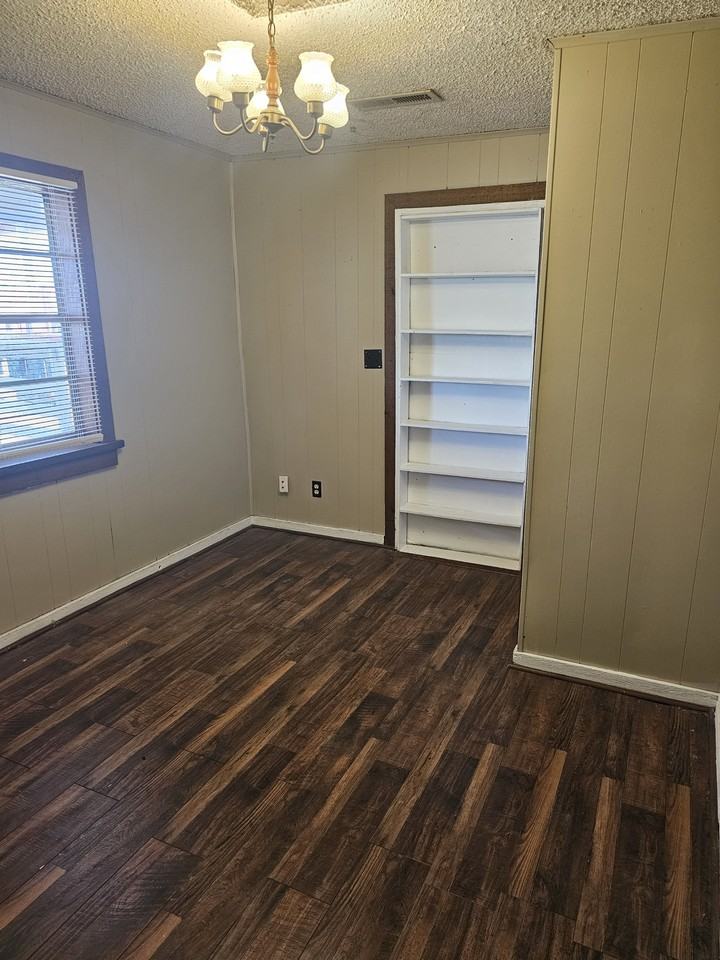 217 North Wilson Avenue - Photo 3 of 6