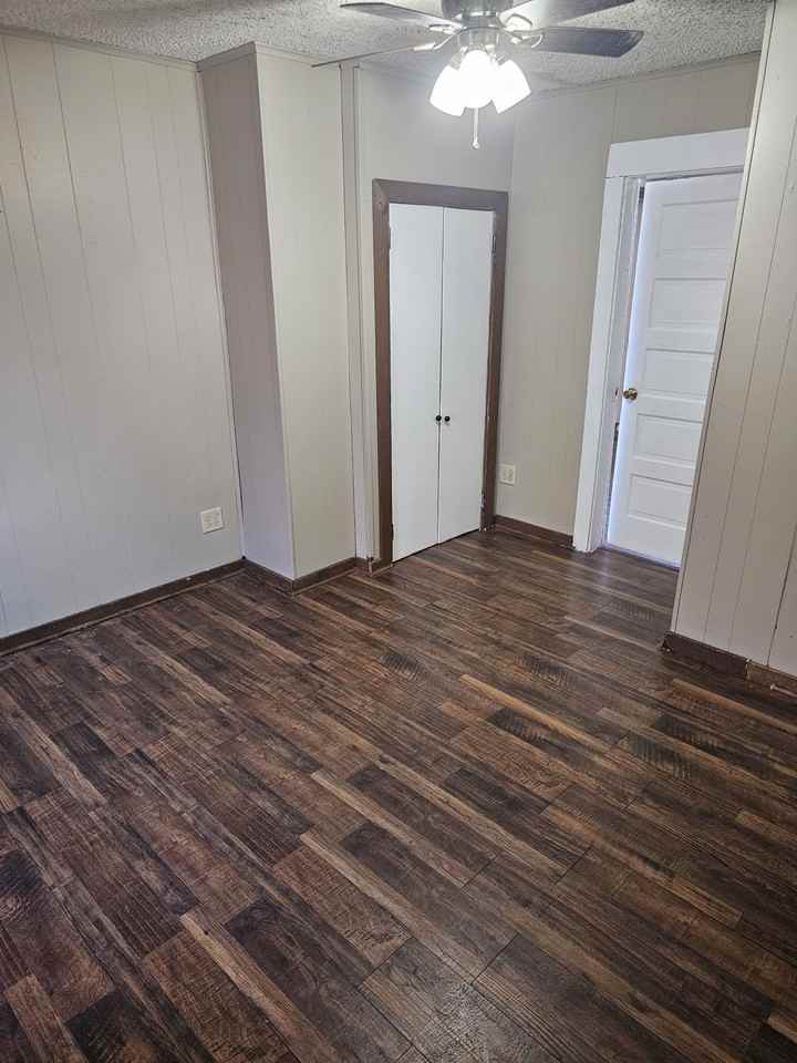 217 North Wilson Avenue - Photo 4 of 6
