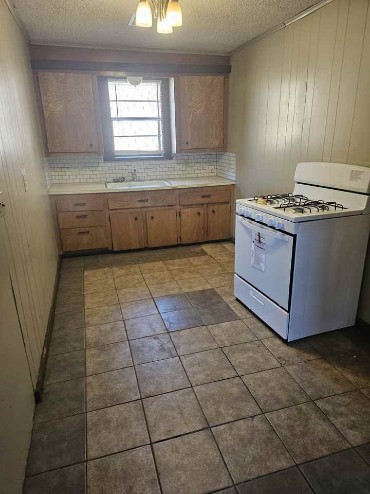 217 North Wilson Avenue - Photo 6 of 6