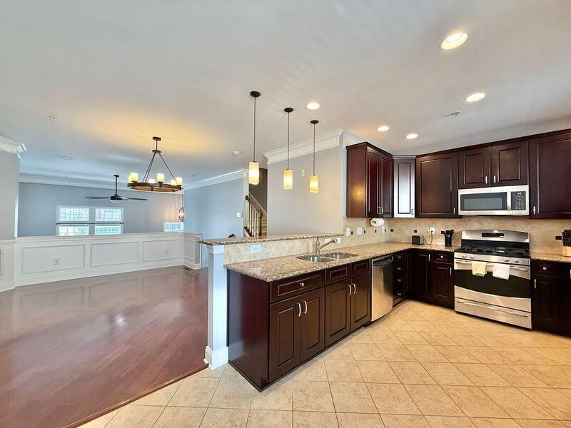 10321 Sablewood Dr #108 - Photo 6 of 30