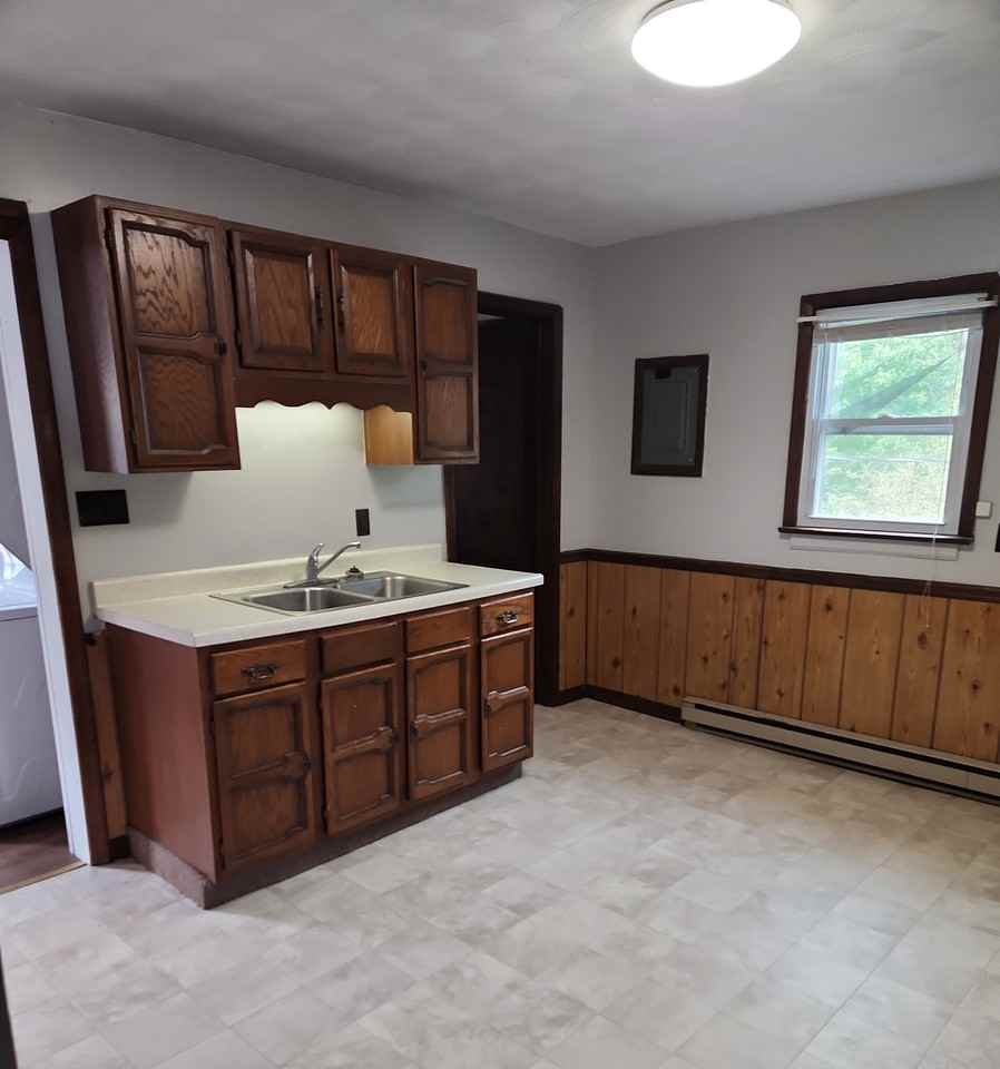 33 1/2 C Street, Keyser WV 26726 - Photo 4 of 11