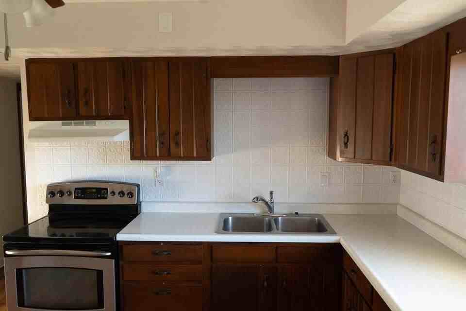 604 South Griswold Street - Photo 2 of 17