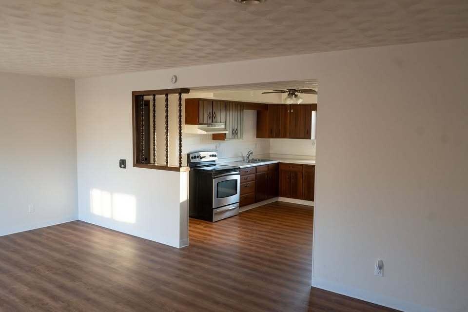 604 South Griswold Street - Photo 3 of 17