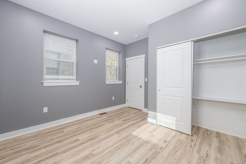 1422 Jackson St - Photo 3 of 12