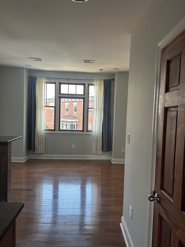 1125 Tasker St - Photo 4 of 15
