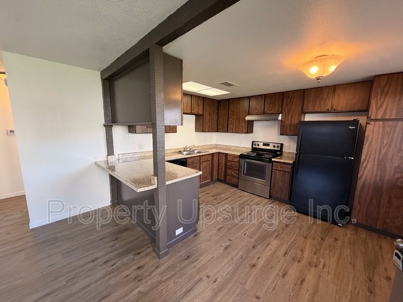 2650 Oxford Rd - Photo 3 of 14