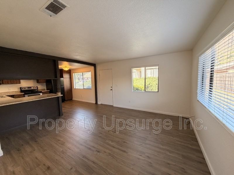 2650 Oxford Rd - Photo 6 of 14