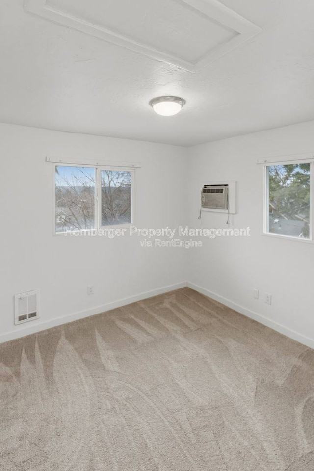 904 W 9th Ave #6 - Photo 5 of 10